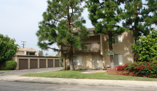 7911 10th St in Westminster, CA - Building Photo - Building Photo