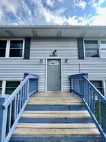 51600 Co Rd 652, Unit Countryside 51640 1-C in Mattawan, MI - Building Photo