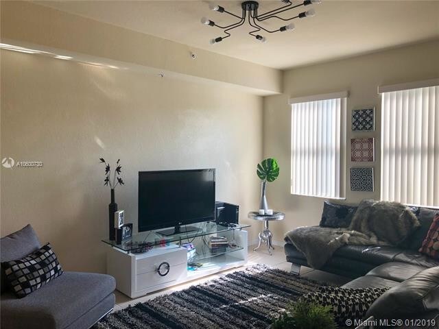 11603 NW 89th St-Unit -207 in Doral, FL - Building Photo