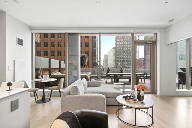 135 Seaport Blvd in Boston, MA - Foto de edificio - Building Photo
