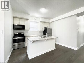 44 Fourth Ave in Kitchener, ON - Building Photo - Building Photo