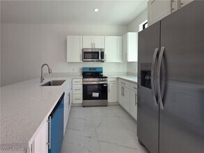 4814 30th St SW in Lehigh Acres, FL - Building Photo - Building Photo