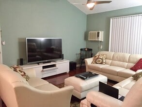 10232 Black Mountain Rd, Unit 104 in San Diego, CA - Building Photo - Building Photo