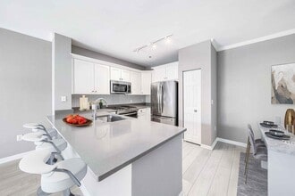 River Run at Naperville in Naperville, IL - Foto de edificio - Building Photo