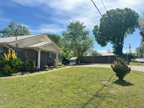 2345 Blackburn Rd SE in Cleveland, TN - Foto de edificio - Building Photo