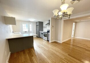 114 Buttonwood St, Unit 1 in Boston, MA - Building Photo - Building Photo