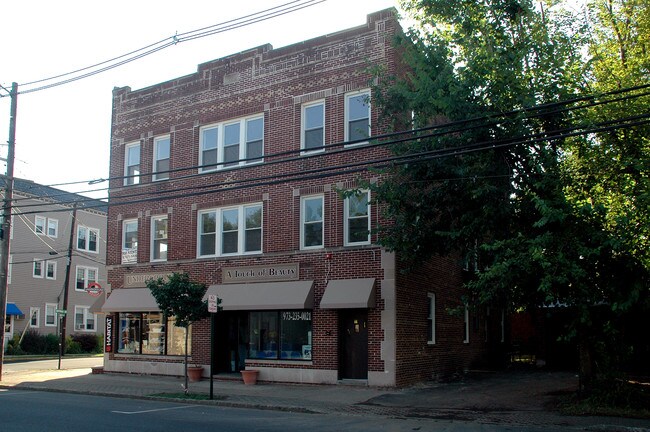 64-66 Franklin Ave in Nutley, NJ - Building Photo - Building Photo