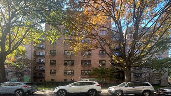 3130 138th St in Flushing, NY - Building Photo