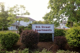 9th Street Apartments in Lebanon, OR - Foto de edificio - Other
