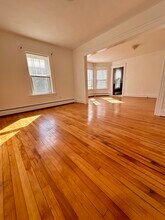 58 Oxford St N in Auburn, MA - Foto de edificio - Building Photo