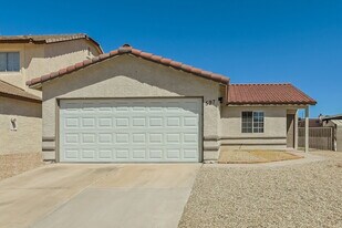 597 Jackson Dr in Henderson, NV - Building Photo