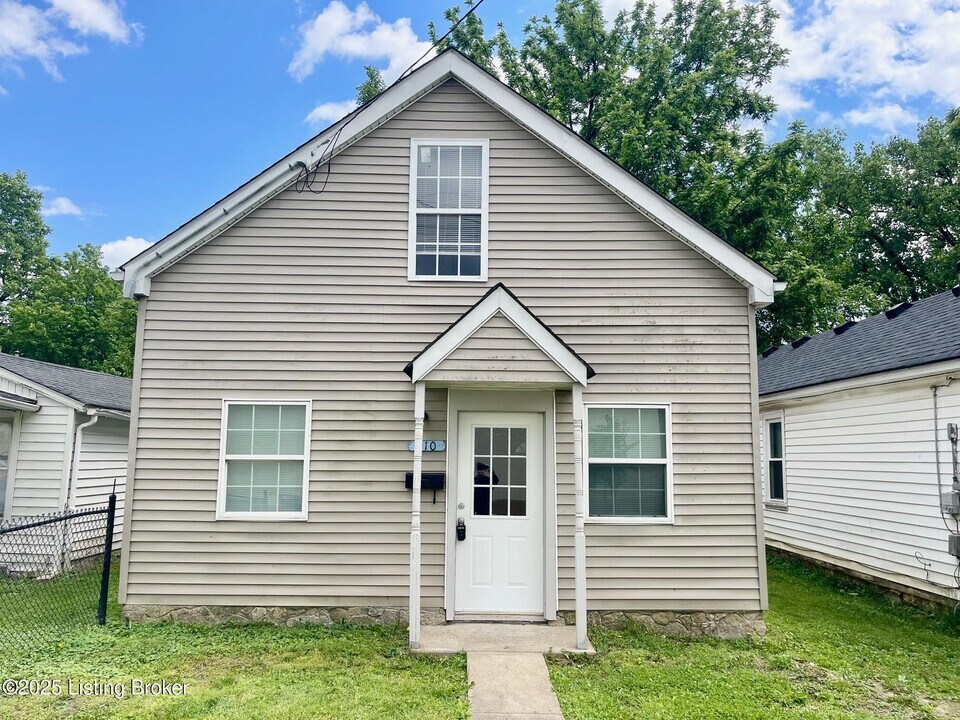 210 E Wampum Ave in Louisville, KY - Building Photo