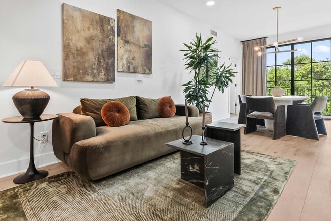 346 Peters St SW in Atlanta, GA - Building Photo - Building Photo