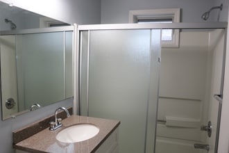 33 1/2 Bly St, Unit #2 in Rochester, NY - Foto de edificio - Building Photo