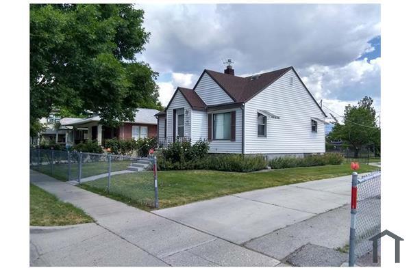 property at 122 E Vidas Ave