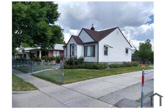 122 E Vidas Ave in South Salt Lake, UT - Foto de edificio - Building Photo