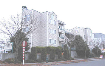 Hampton Court in Seattle, WA - Foto de edificio - Building Photo