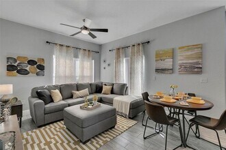 4561 Yellowgold Rd E in Kissimmee, FL - Building Photo - Building Photo