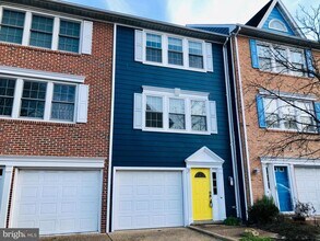 31 Herbert St in Alexandria, VA - Building Photo - Building Photo