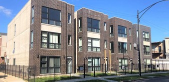 2520 W Harrison St in Chicago, IL - Building Photo