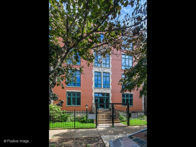 property at 463 N Green St