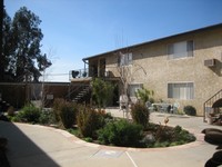 STECKEL DRIVE APARTMENTS in Santa Paula, CA - Foto de edificio - Building Photo