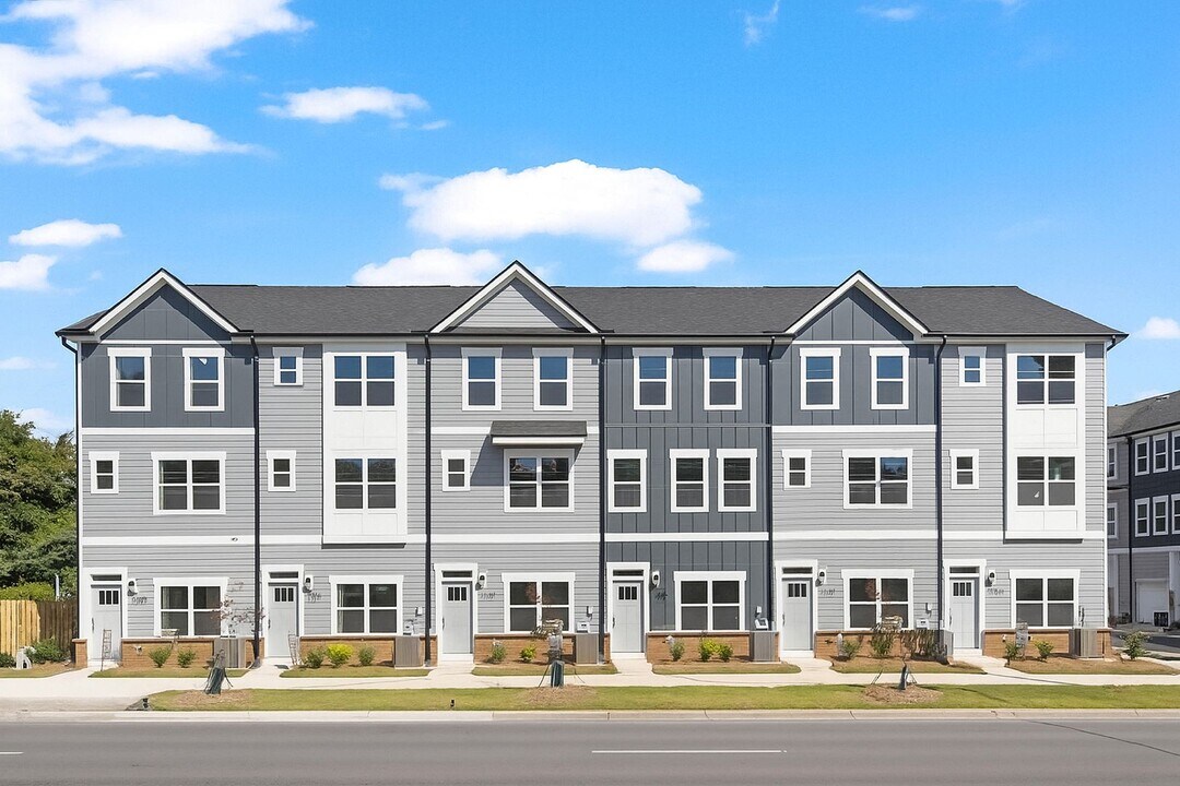 550 Beatties Ford Rd in Charlotte, NC - Building Photo