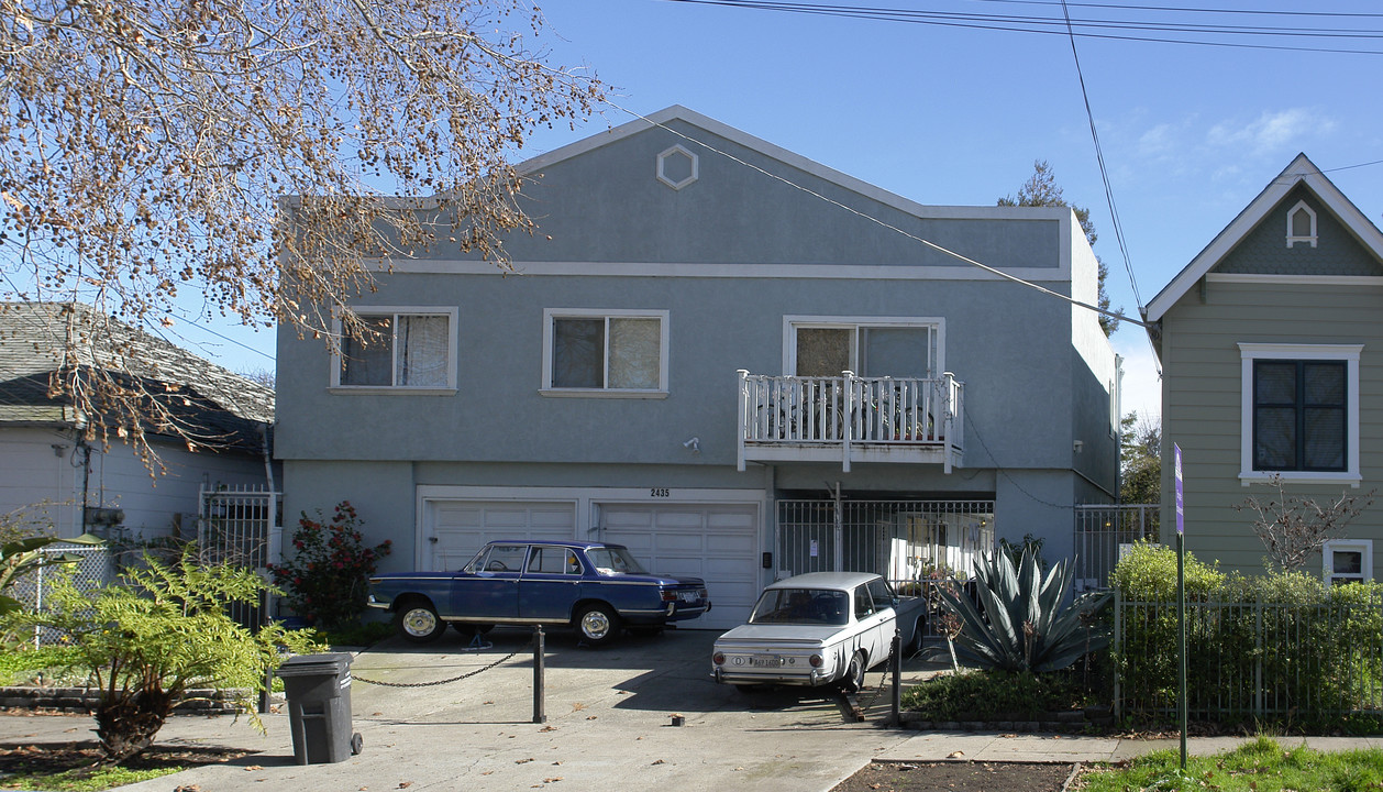 2435 9th St in Berkeley, CA - Building Photo