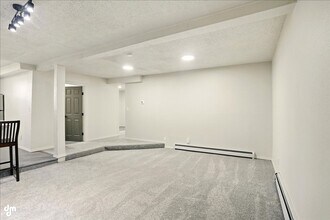 11406 Dawn St in Anchorage, AK - Building Photo - Building Photo