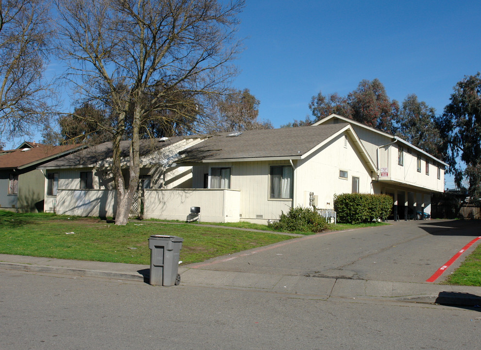 2500 Kenton Ct in Santa Rosa, CA - Building Photo