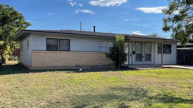 3222 Auburn Ave in Big Spring, TX - Building Photo - Building Photo