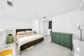 6362 Collins Ave in Miami Beach, FL - Building Photo - Building Photo
