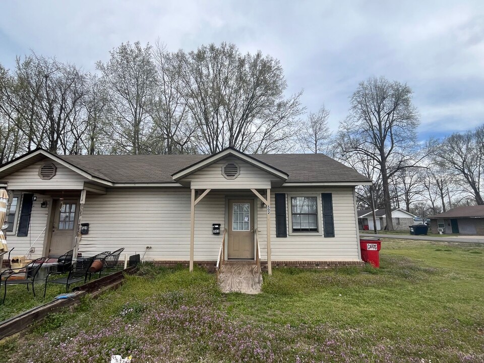 502 Quay St in Dardanelle, AR - Foto de edificio