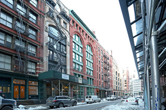 152 Franklin St in New York, NY - Building Photo - Building Photo