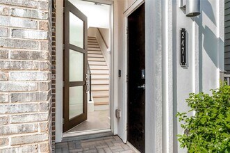 2471 W 11th St in Houston, TX - Foto de edificio - Building Photo