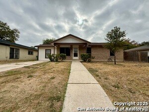 2002 Cassandra St in San Antonio, TX - Building Photo