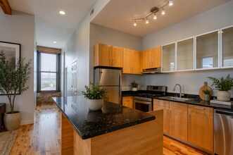 3000 S Archer Ave in Chicago, IL - Building Photo - Building Photo