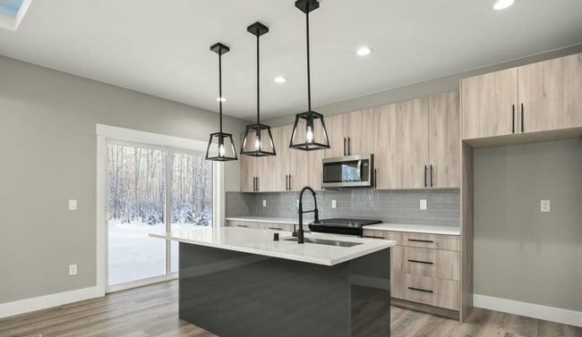 13845 Kluane Dr in Wasilla, AK - Building Photo - Building Photo