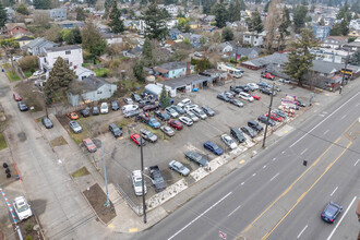 8801 Aurora Ave N in Seattle, WA - Building Photo - Building Photo