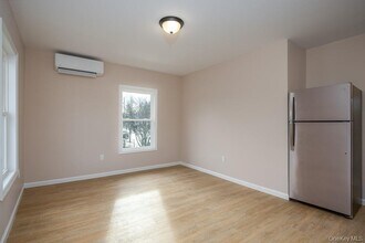 72 S Main St in New City, NY - Building Photo - Building Photo