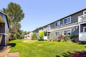 Irwin Park in Kent, WA - Foto de edificio - Building Photo