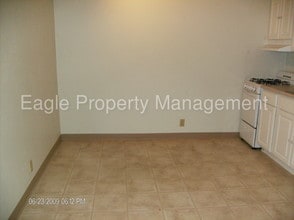 1414 Oakland Rd NE in Cedar Rapids, IA - Building Photo - Building Photo