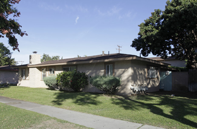 3423 W Canoga Pl in Anaheim, CA - Foto de edificio - Building Photo