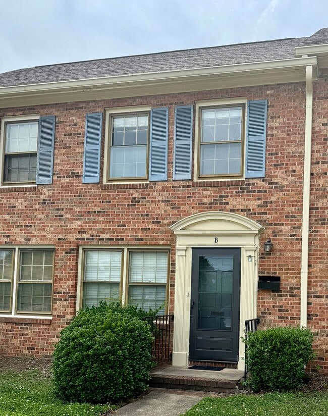 property at 6300 Old Pineville Rd