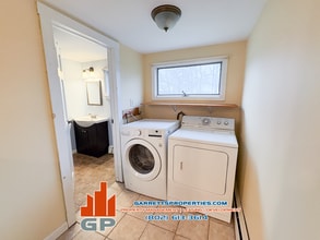 4 Nashville Rd in Jericho, VT - Foto de edificio - Building Photo