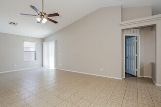 24007 W Huntington Dr in Buckeye, AZ - Building Photo - Building Photo