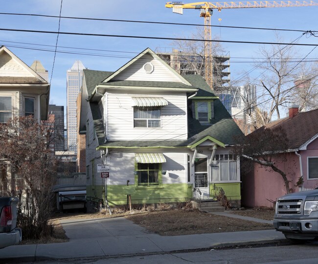 314 15 Ave SW