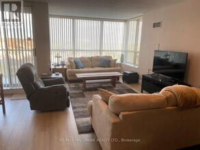 1140 Parkwest Pl in Mississauga, ON - Building Photo - Building Photo