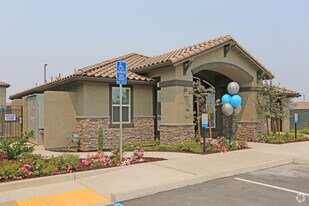 Luxe Ripon Apartments in Ripon, CA - Building Photo