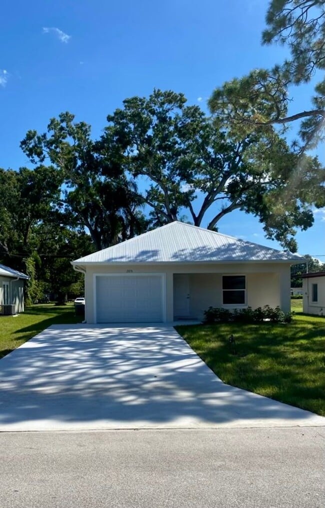 property at 2076 33rd Ave